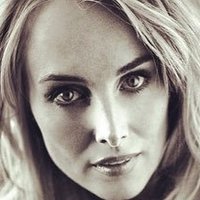 Chynna Phillips Nahé