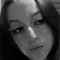 FrontDeskLady Nahé