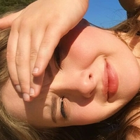 Haley E Nahé