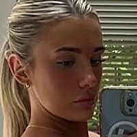 Holly Humphreyss Nahé