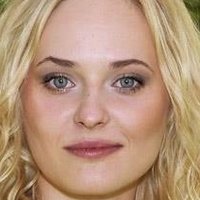 Karolina Kominek Nahé