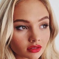 Natalie Alyn Lind Nahé