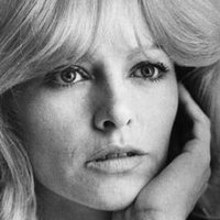 Nathalie Delon Nahé
