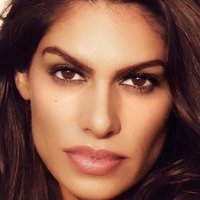 Rayna Tharani Nahé