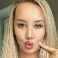 sweet-blonde Nahé