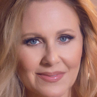 TheRealJuliaAnn Nahé