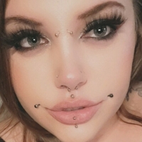 Urlgirlfriend Nahé